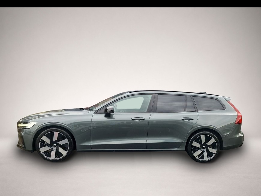 Volvo V60 (08/2025, Benzin)