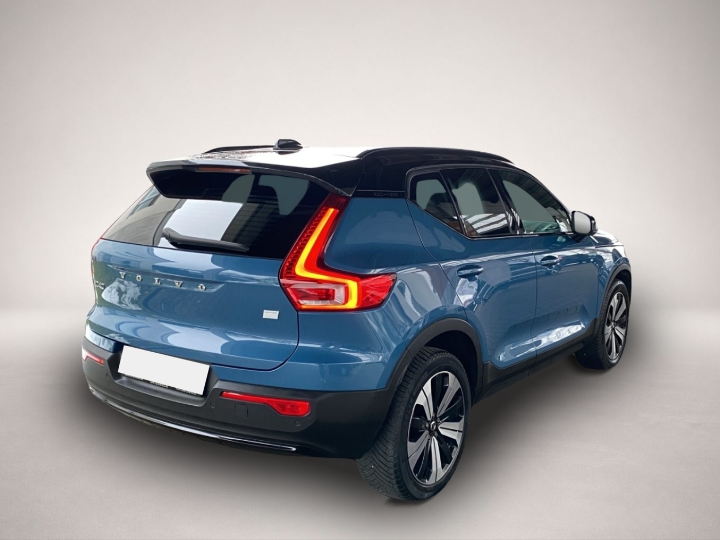 Volvo XC40 (12/2022, ELECTRIC)