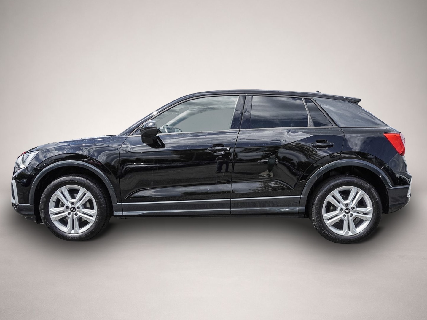 Audi Q2 (04/2023, Benzin)