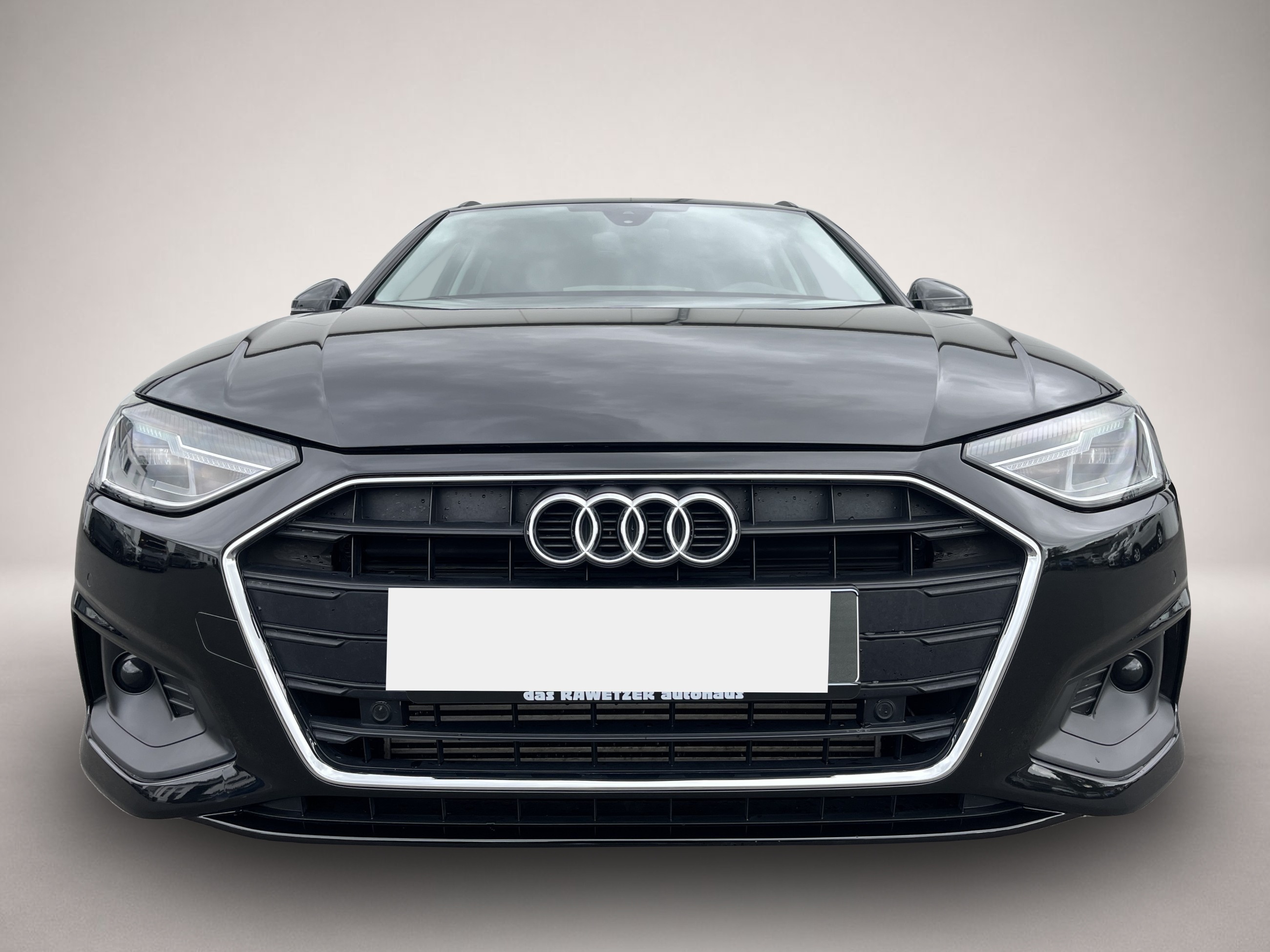 Audi A4 (08/2022, Benzin)
