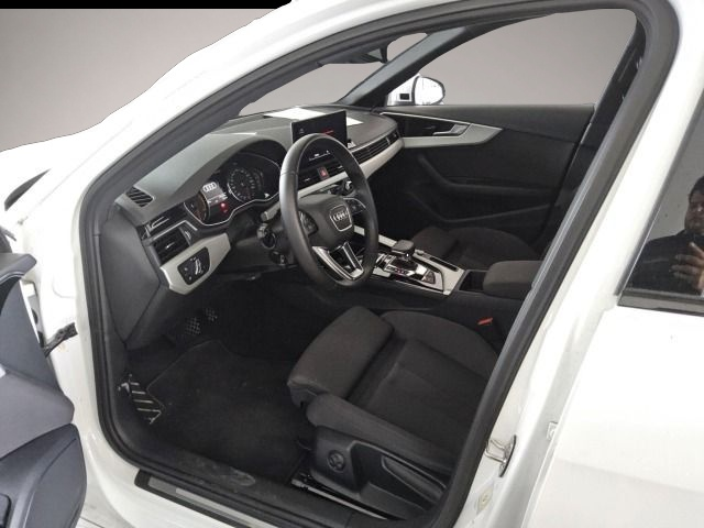 Audi A4 (03/2023, Diesel)