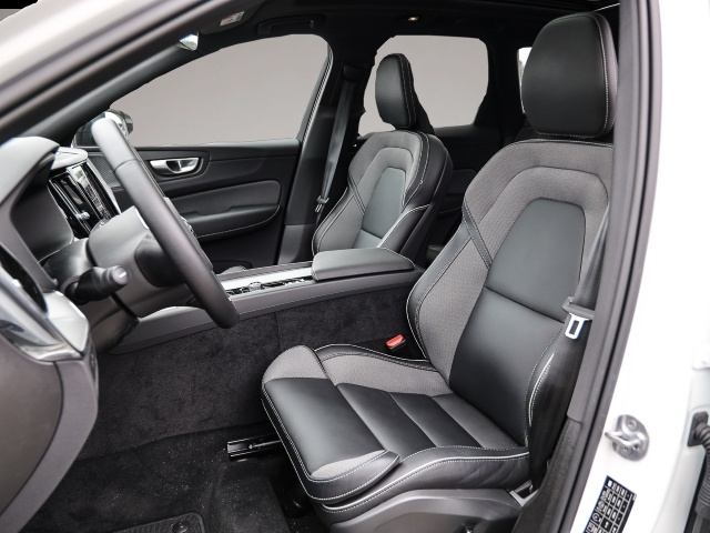 Volvo XC60 (12/2023, Hybrid (Benzin/Elektro))