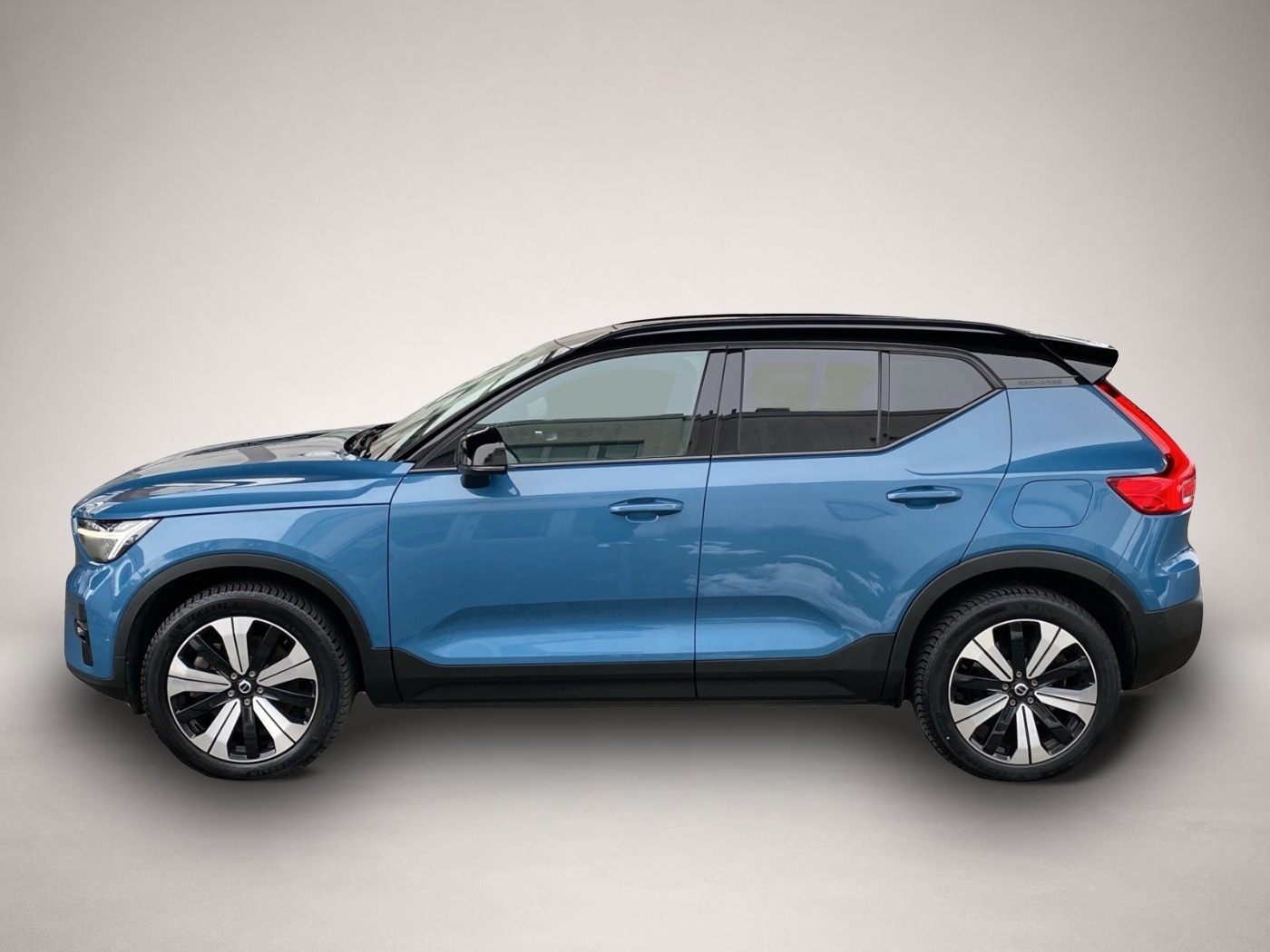 Volvo XC40 (12/2022, ELECTRIC)