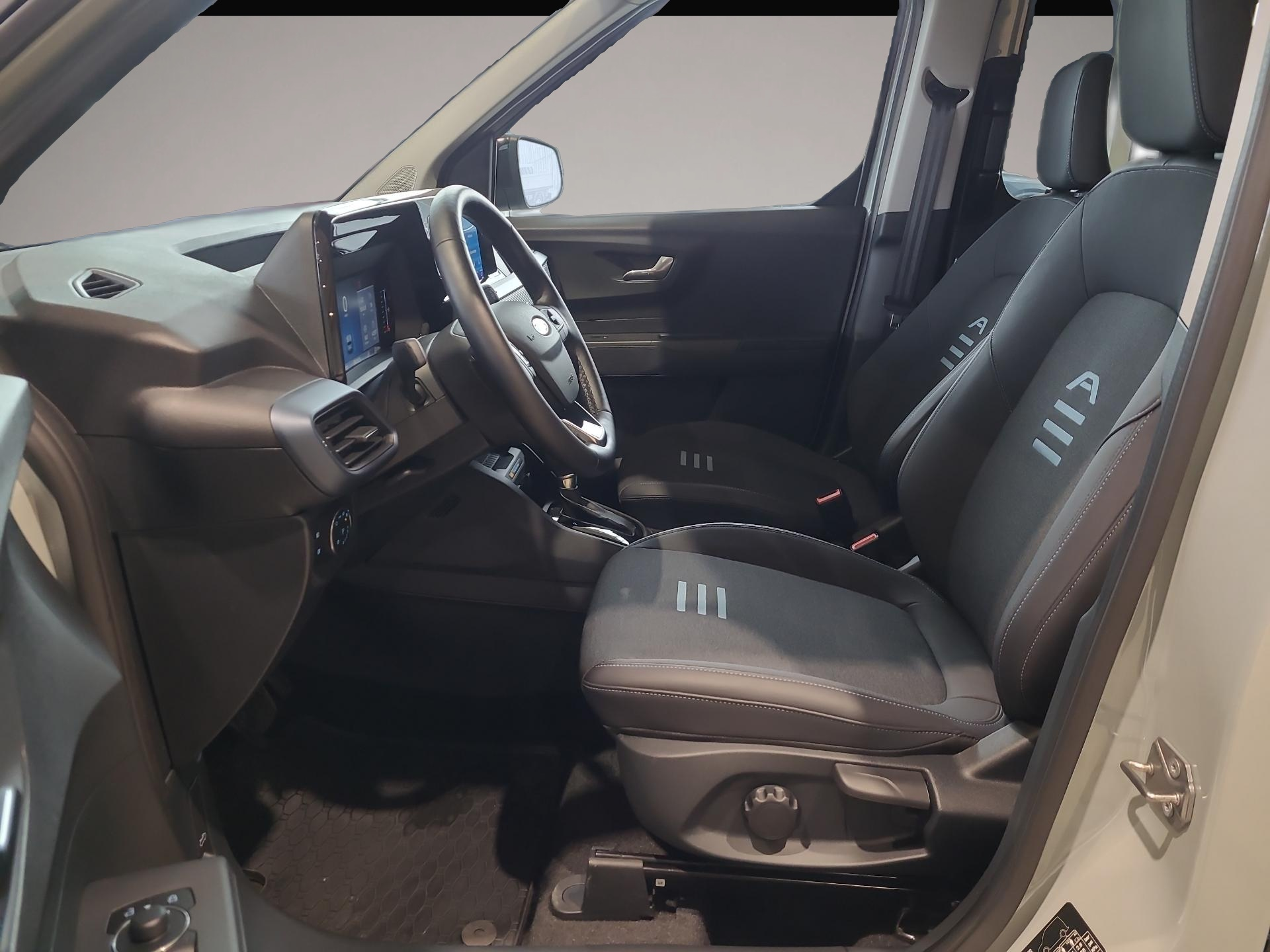 Ford Tourneo Courier (05/2025, Benzin)