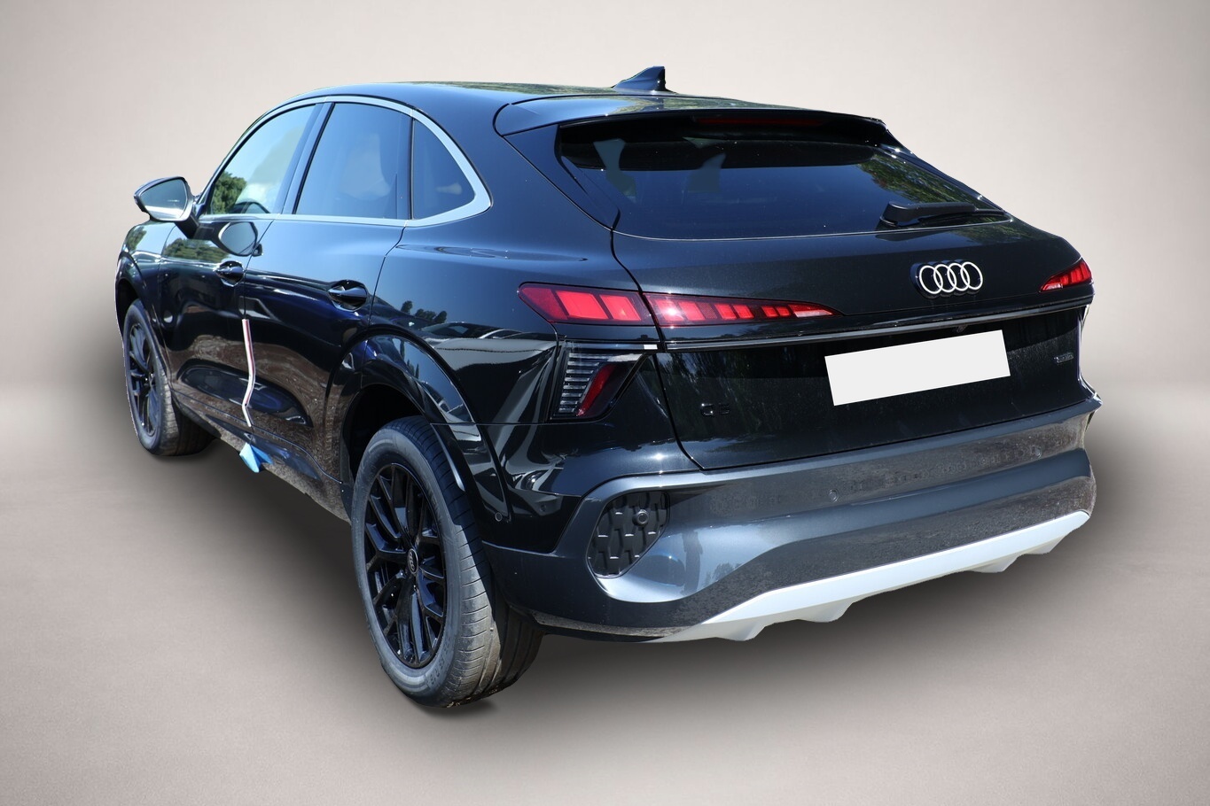 Audi Q3 (06/2026, Benzin)