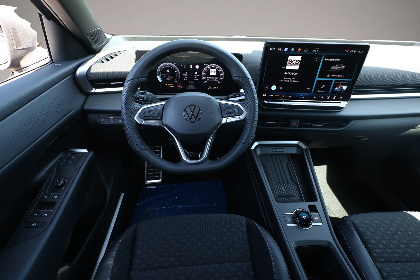 Volkswagen T-Roc (05/2026, Benzin)
