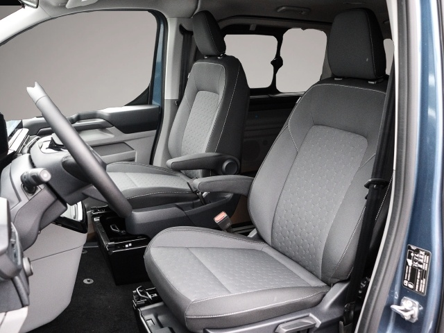 Ford Tourneo Custom (02/2026, Diesel)