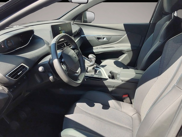 Peugeot 5008 (06/2024, Benzin)