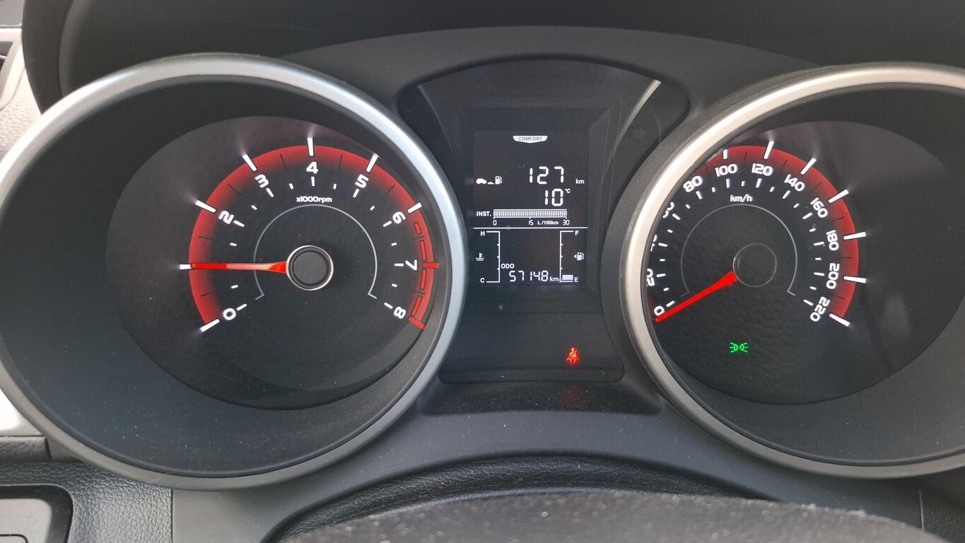 Ssangyong Tivoli (03/2017, )