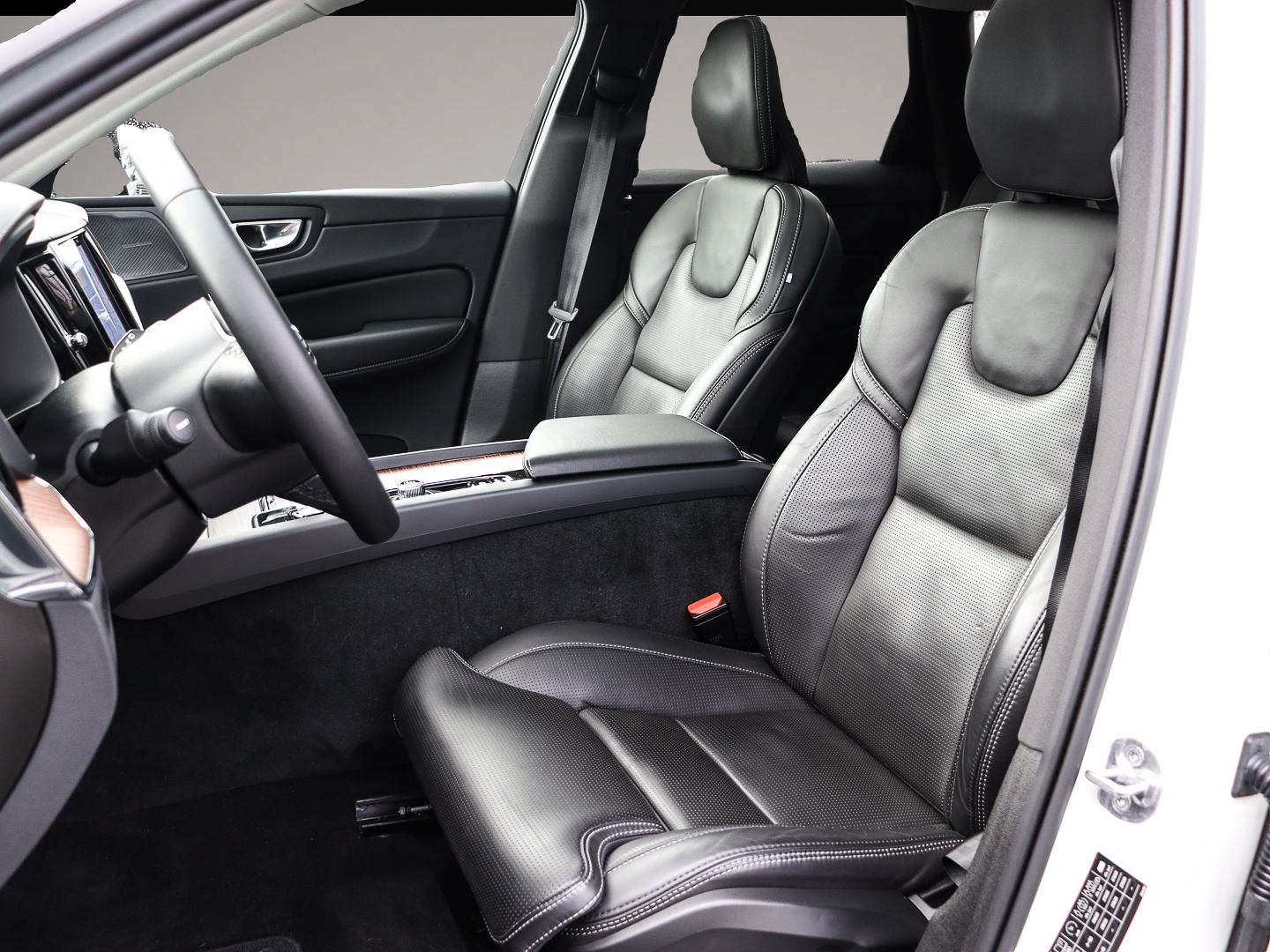 Volvo XC60 (12/2023, Benzin)