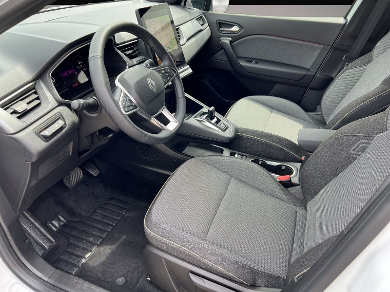 Renault Captur (10/2025, Benzin)