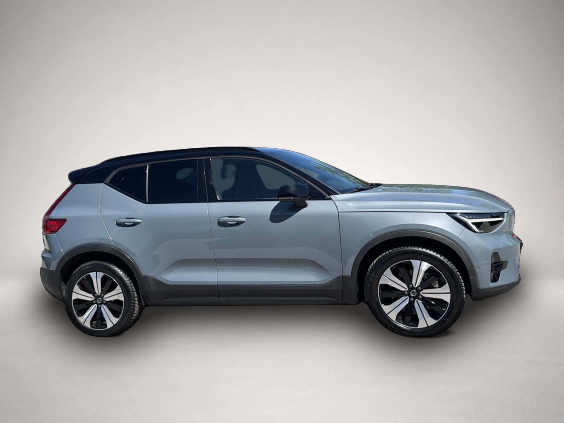 Volvo XC40 (02/2023, ELECTRIC)