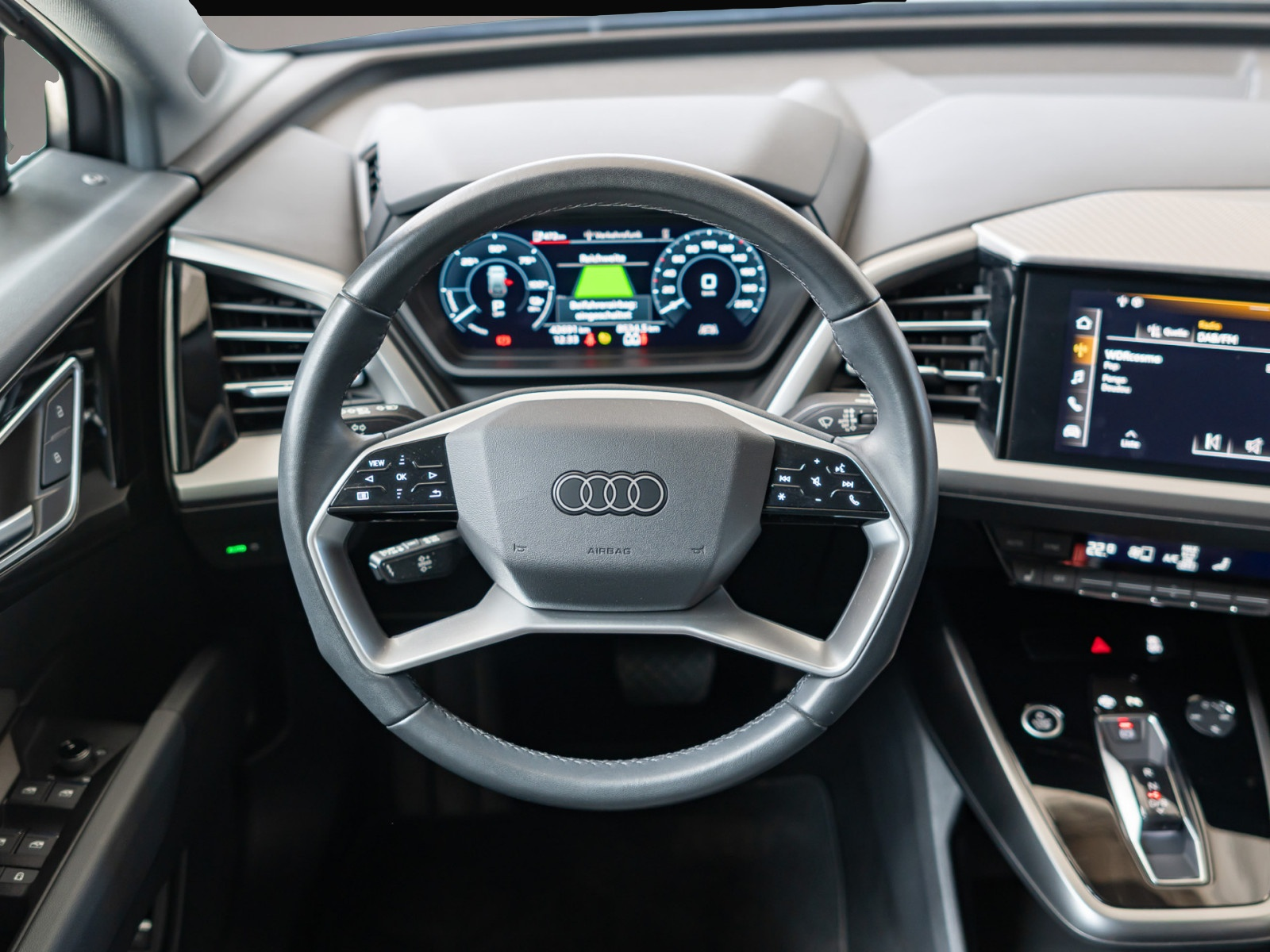 Audi Q4 (08/2022, ELECTRIC)