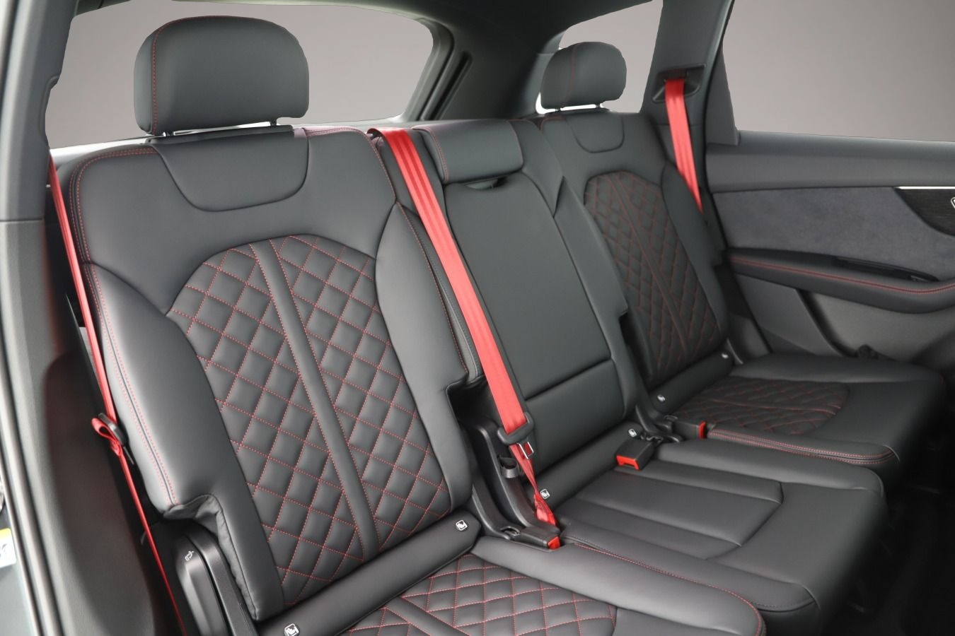 Audi SQ7 (11/2025, Benzin)