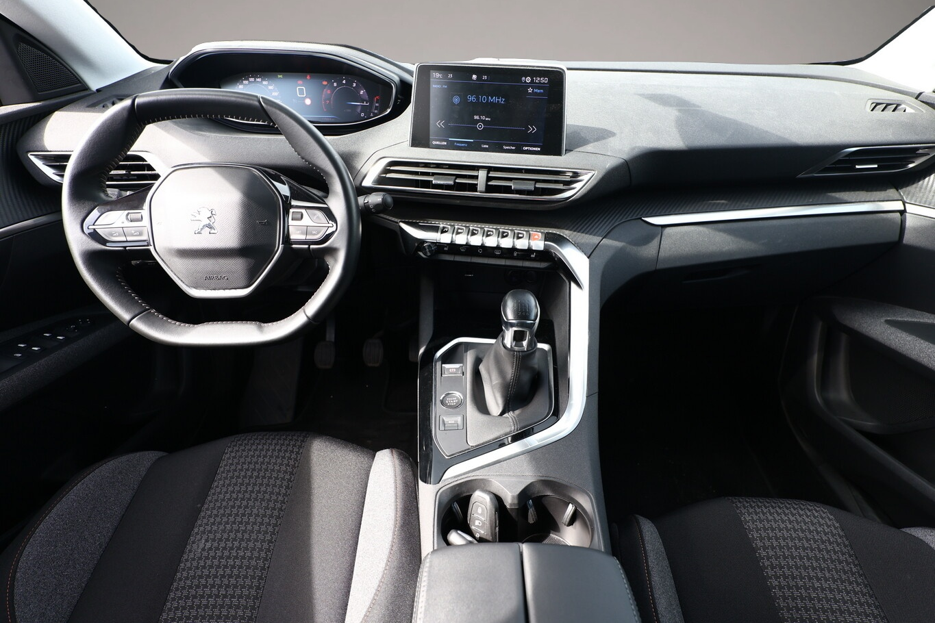 Peugeot 3008 (02/2021, Benzin)
