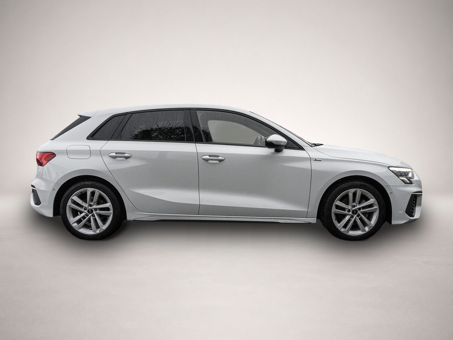 Audi A3 (02/2023, Benzin)