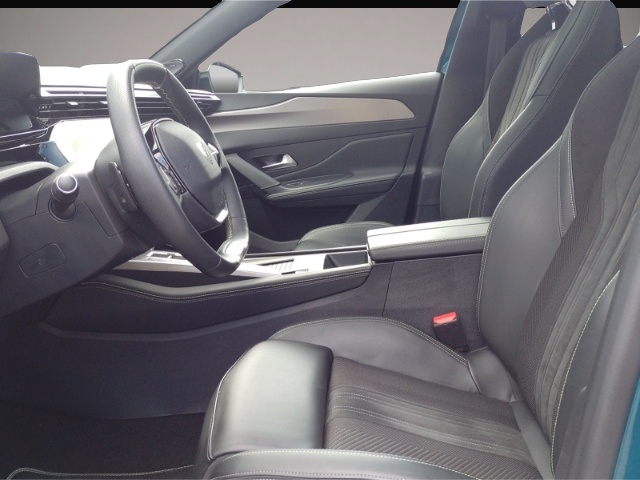 Peugeot 408 (02/2023, Benzin)