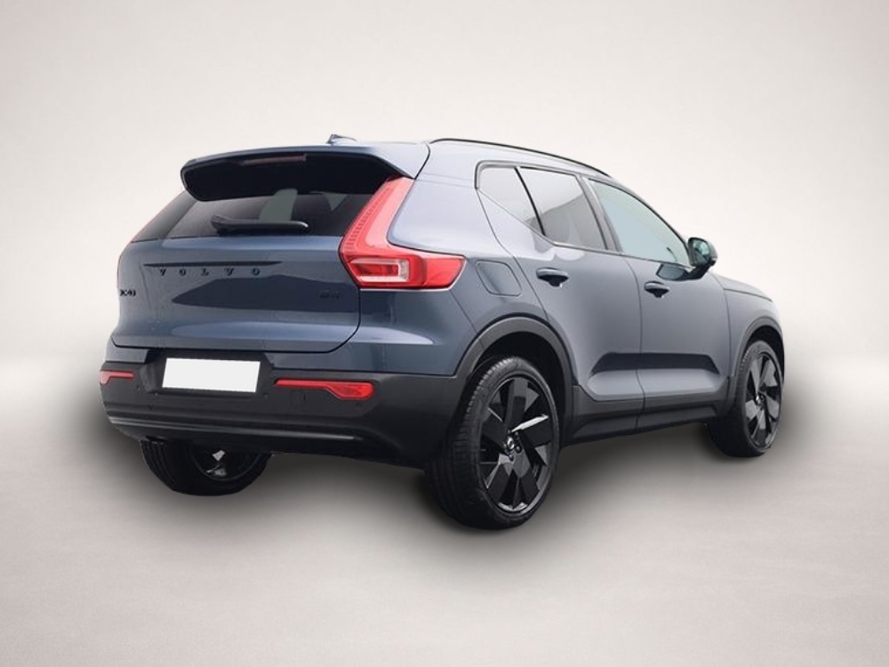 Volvo XC40 (04/2026, Benzin)