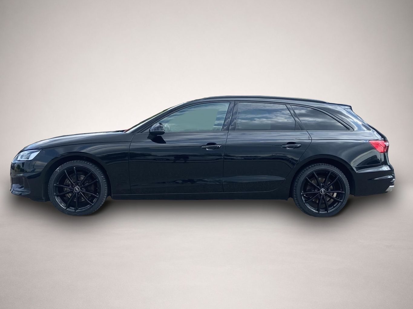 Audi A4 (08/2022, )