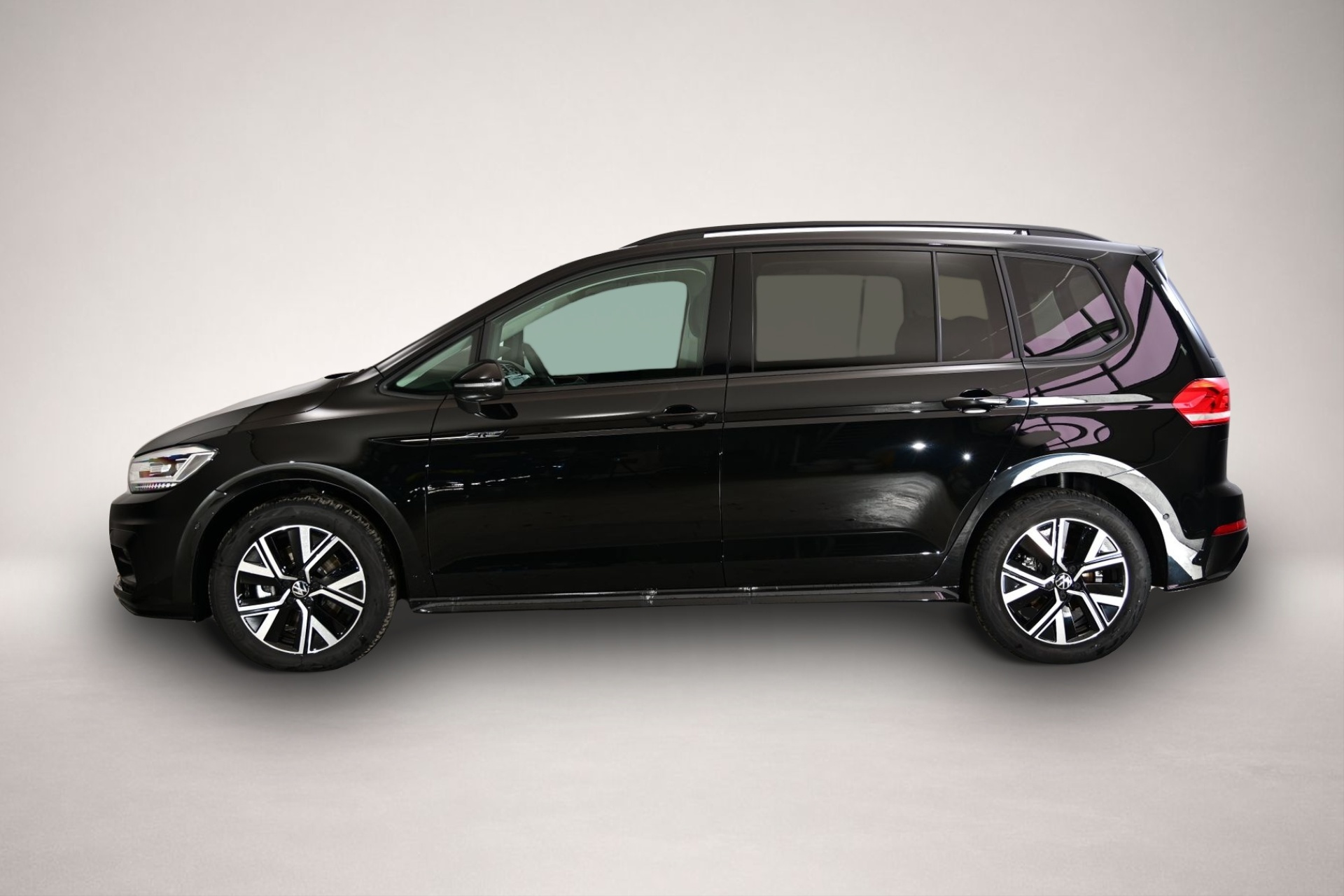 Volkswagen Touran (02/2026, Benzin)
