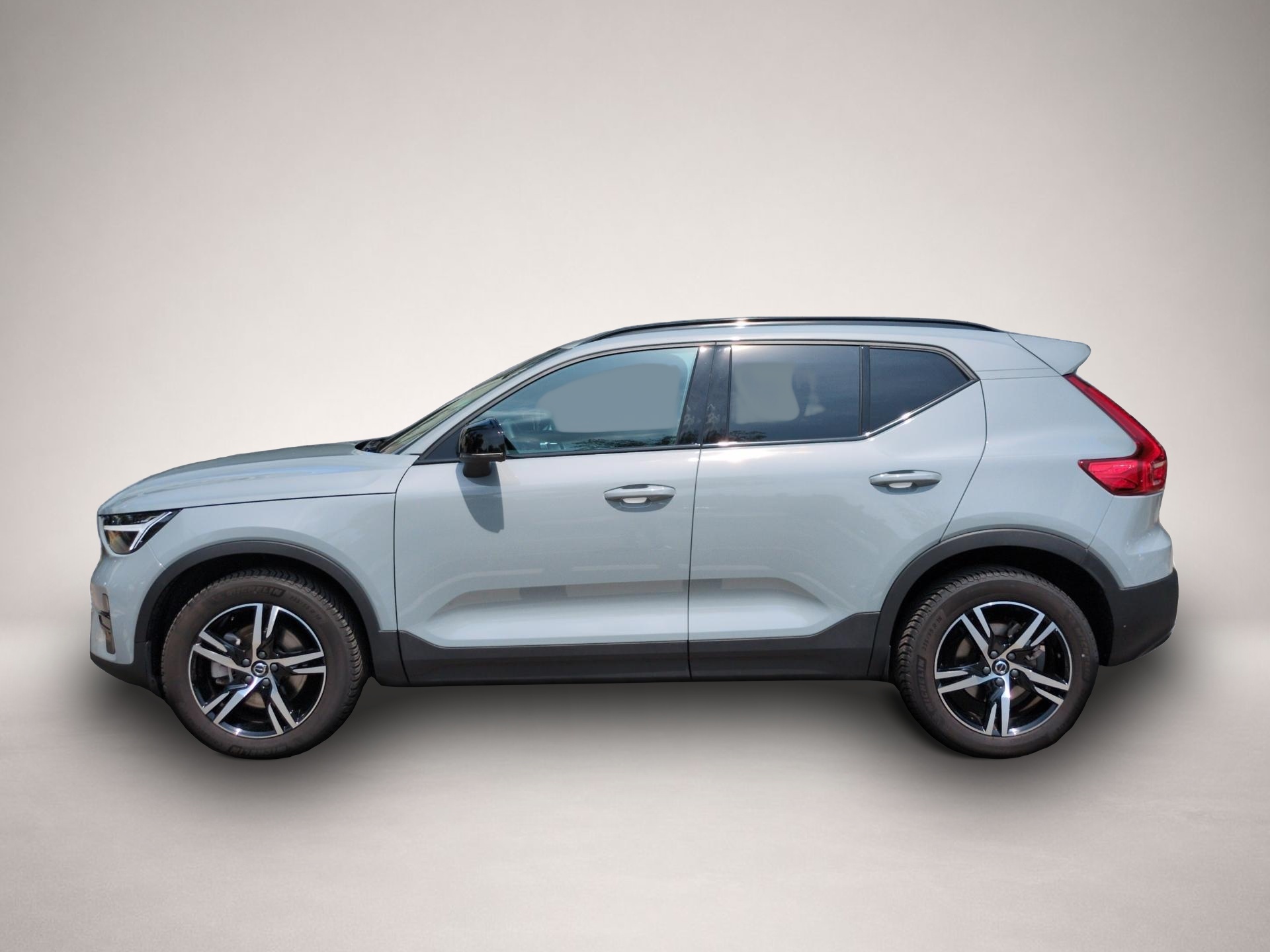Volvo XC40 (04/2024, Benzin)