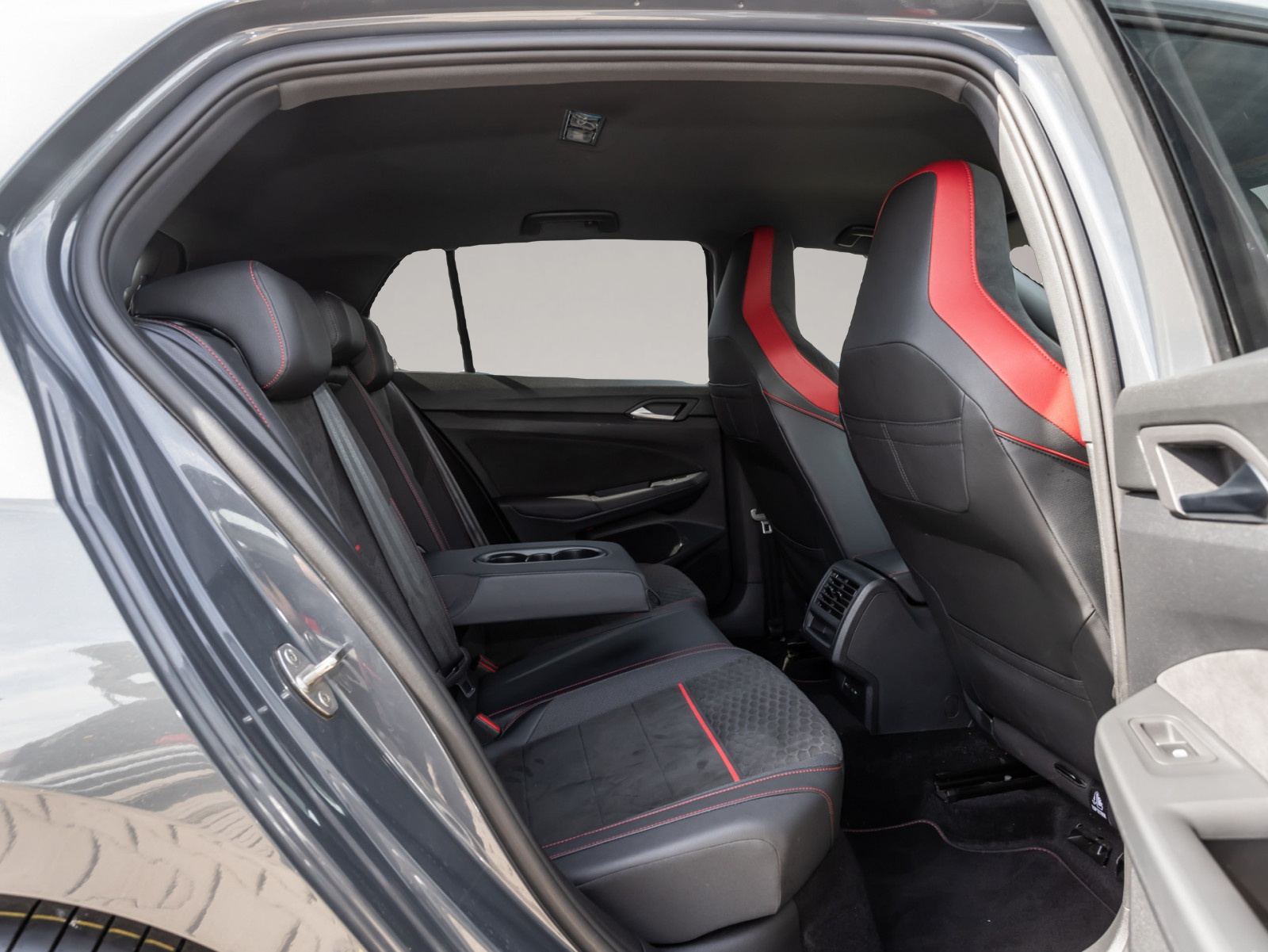 Volkswagen Golf (03/2023, Benzin)