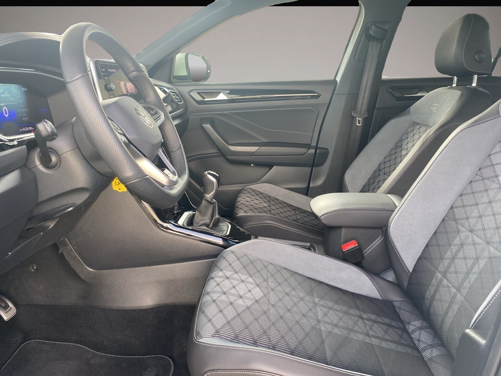 Volkswagen T-Roc (03/2025, Benzin)