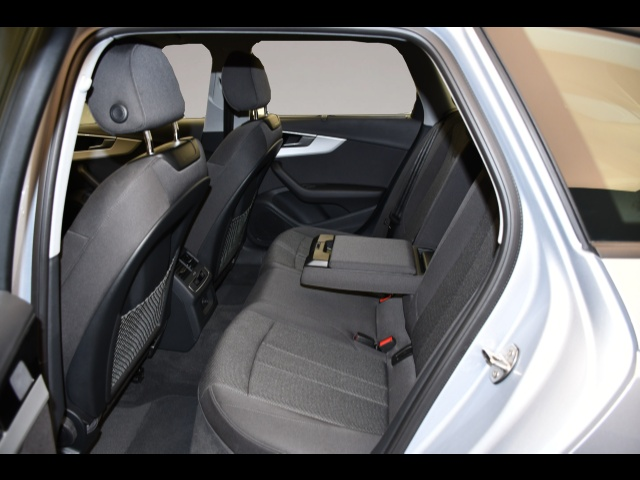 Audi A4 (01/2025, Diesel)