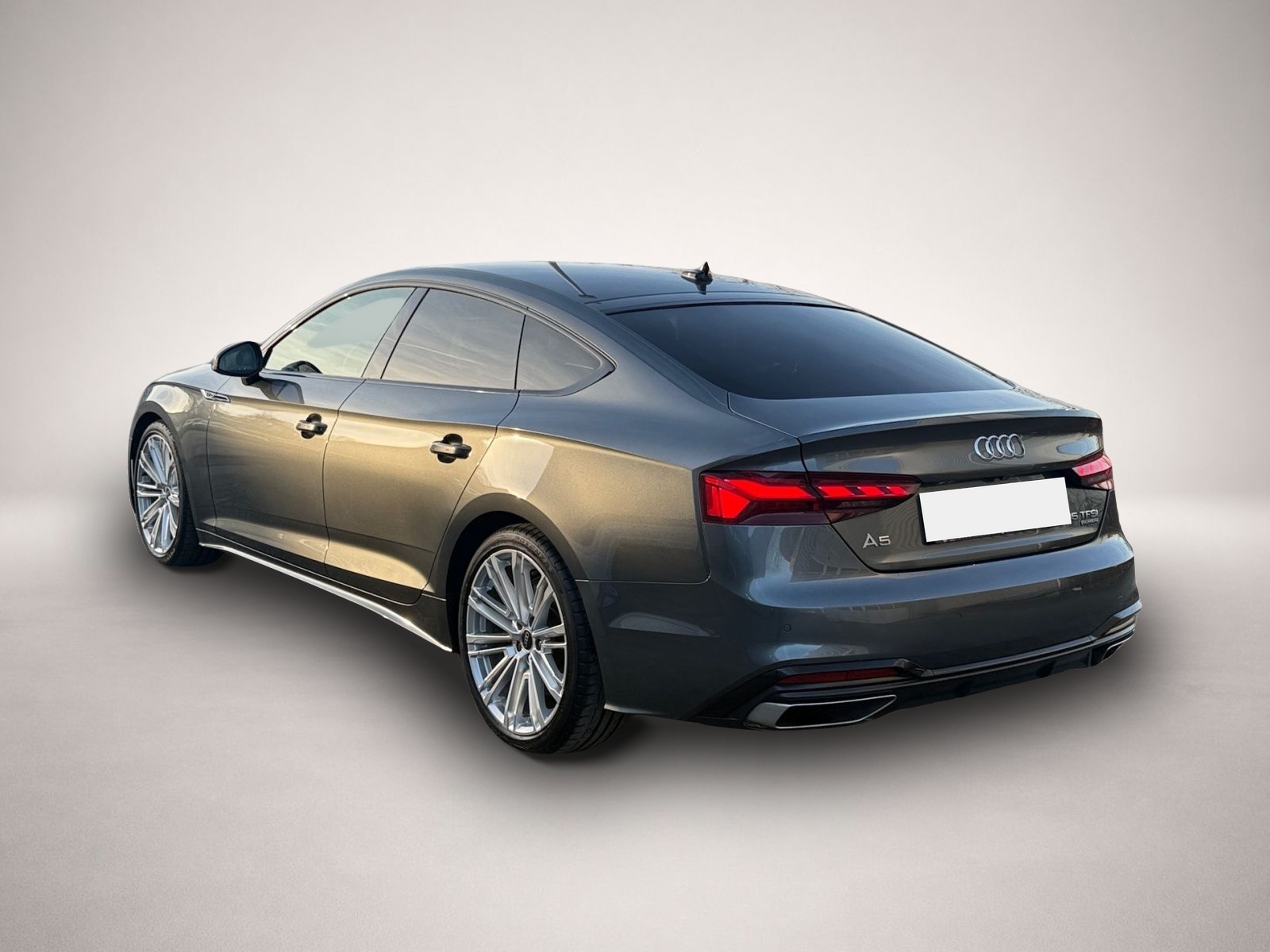 Audi A5 (03/2022, Benzin)