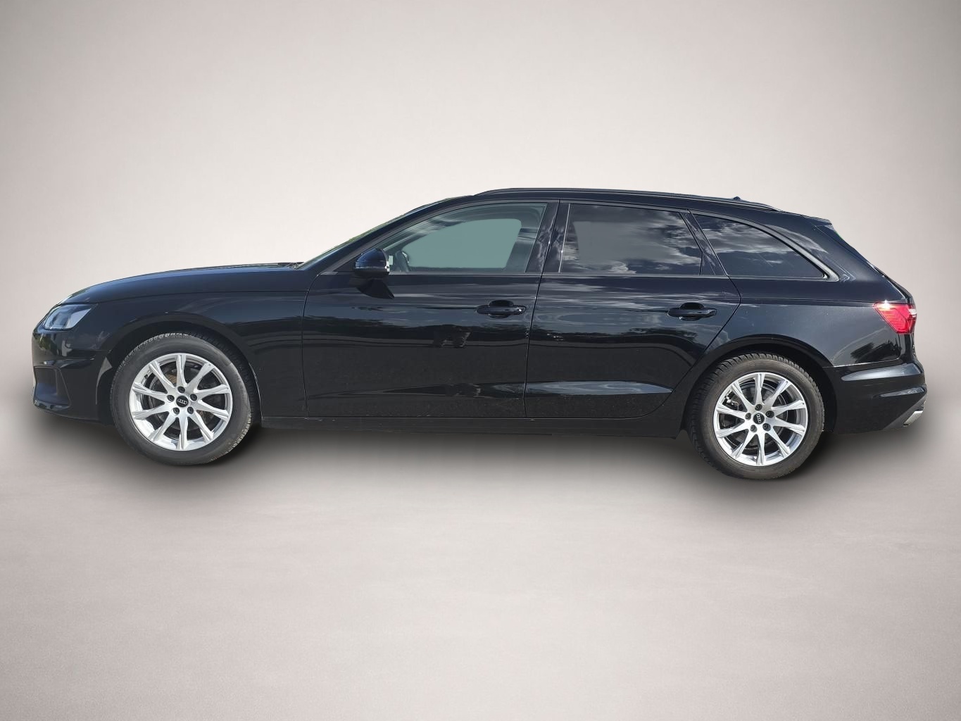 Audi A4 (04/2022, )