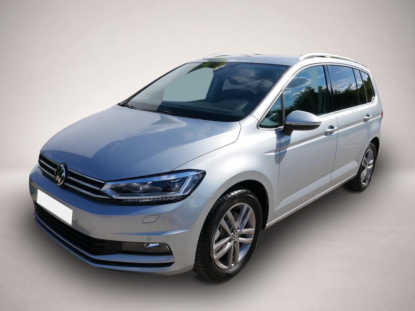 Volkswagen Touran (06/2026, Benzin)