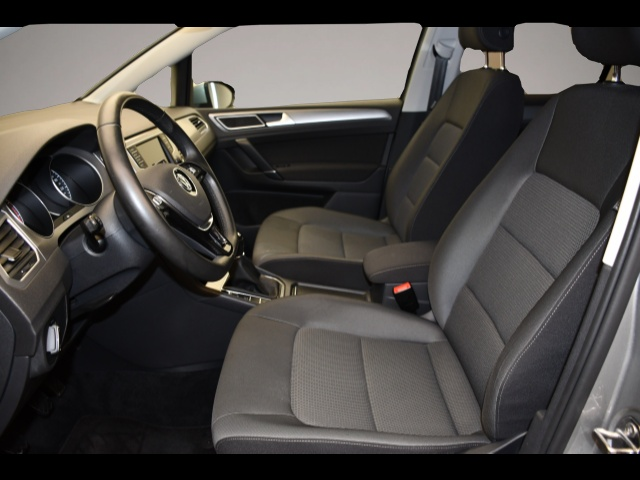 Volkswagen Golf (04/2017, )