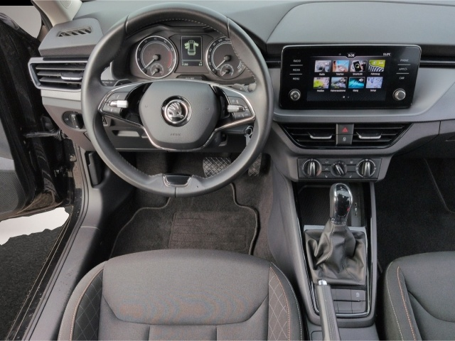 Skoda Kamiq (10/2022, Benzin)