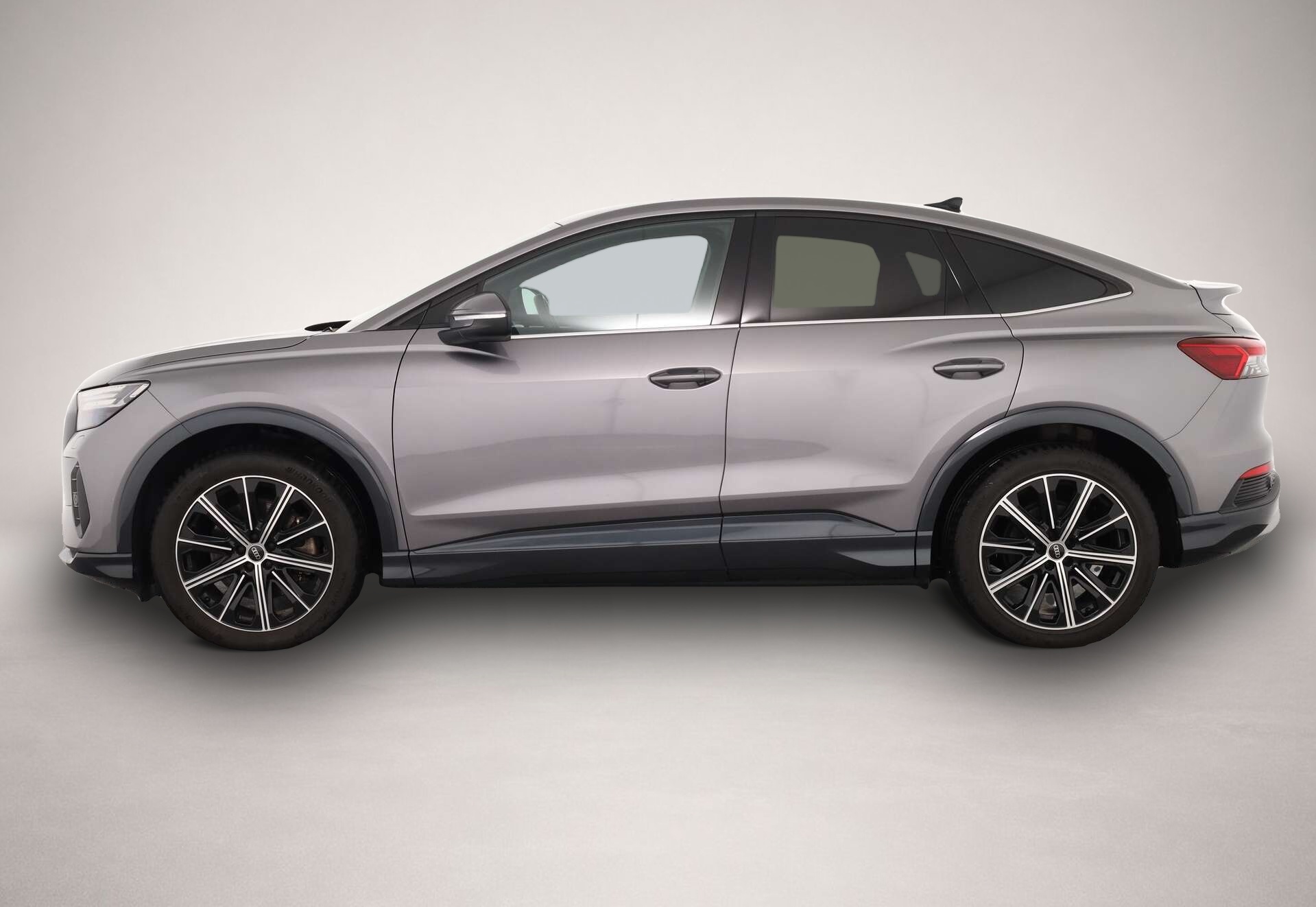 Audi Q4 e-tron (03/2024, ELECTRIC)