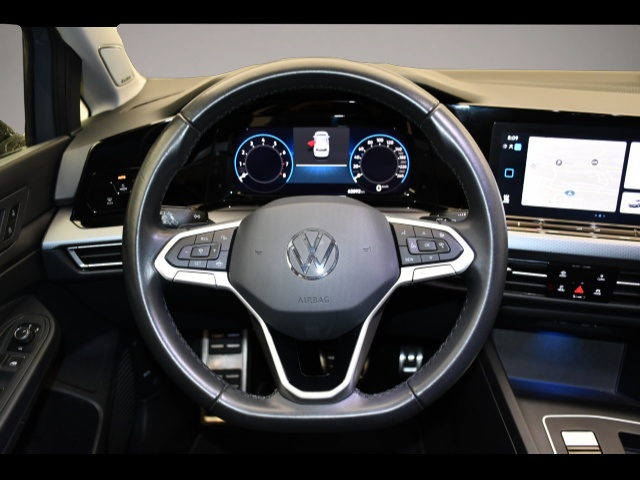 Volkswagen Golf (02/2023, Benzin)
