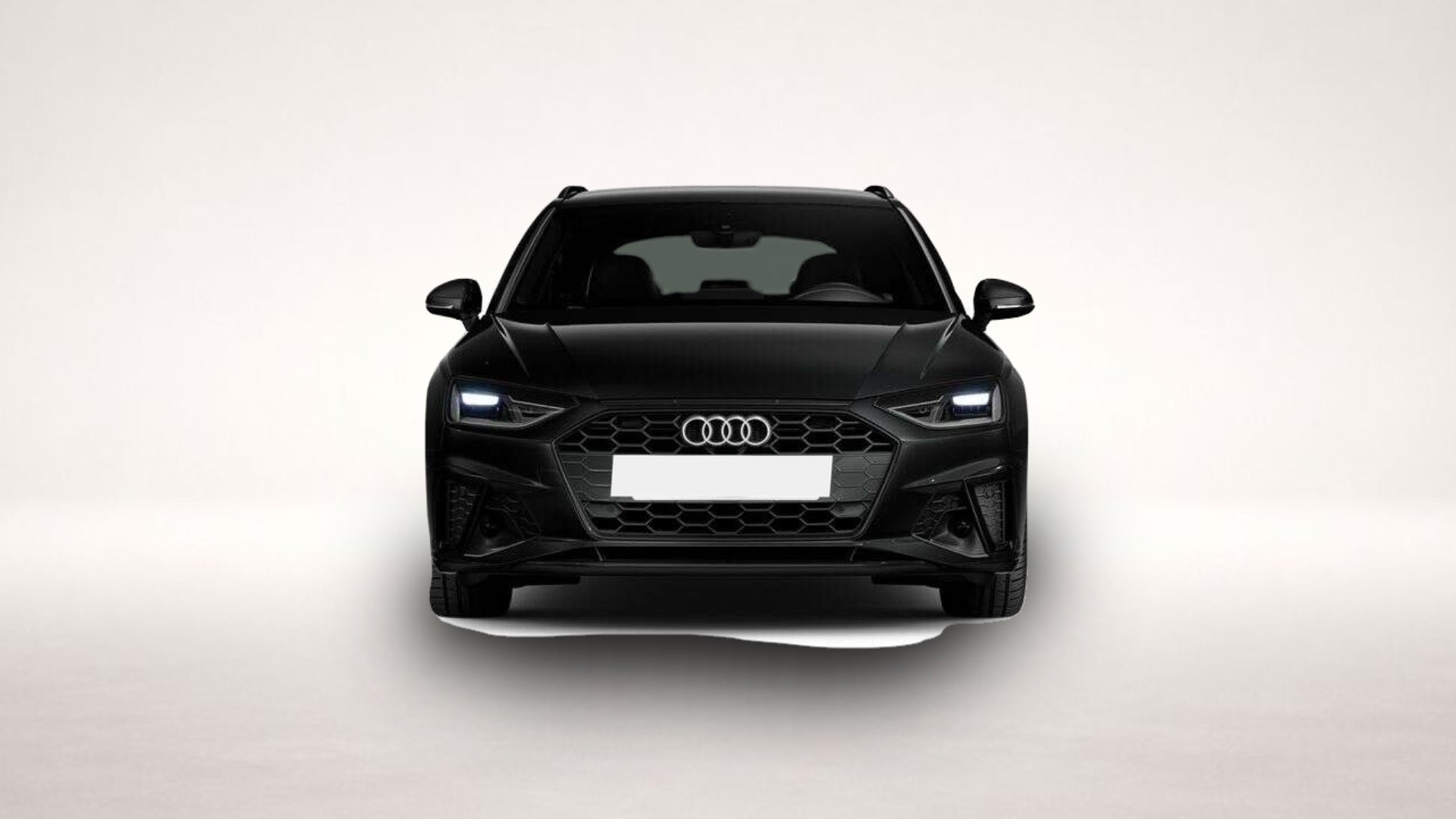 Audi A4 (02/2023, Benzin)