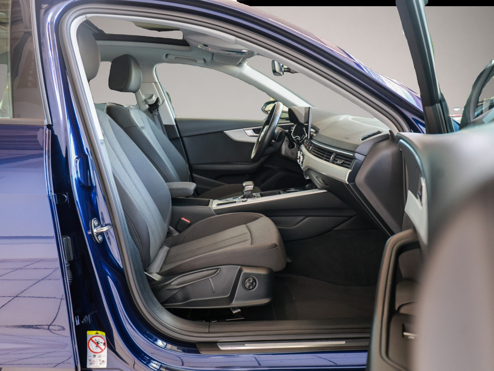 Audi A4 (11/2021, Benzin)