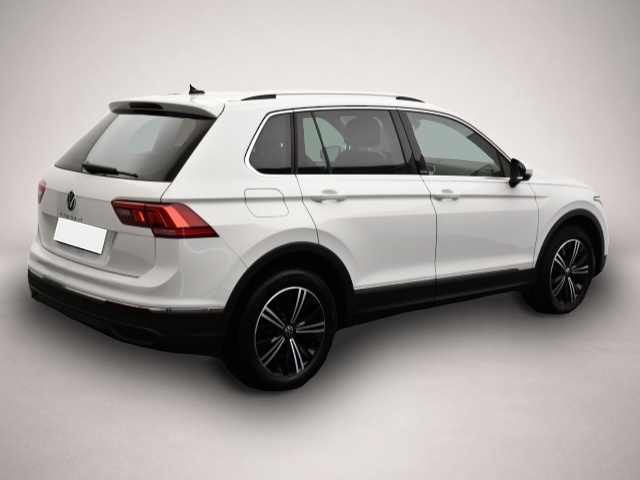 Volkswagen Tiguan (06/2023, Benzin)