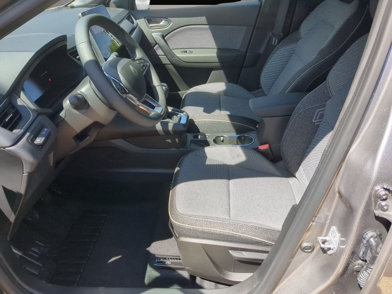 Renault Captur (03/2026, Benzin)