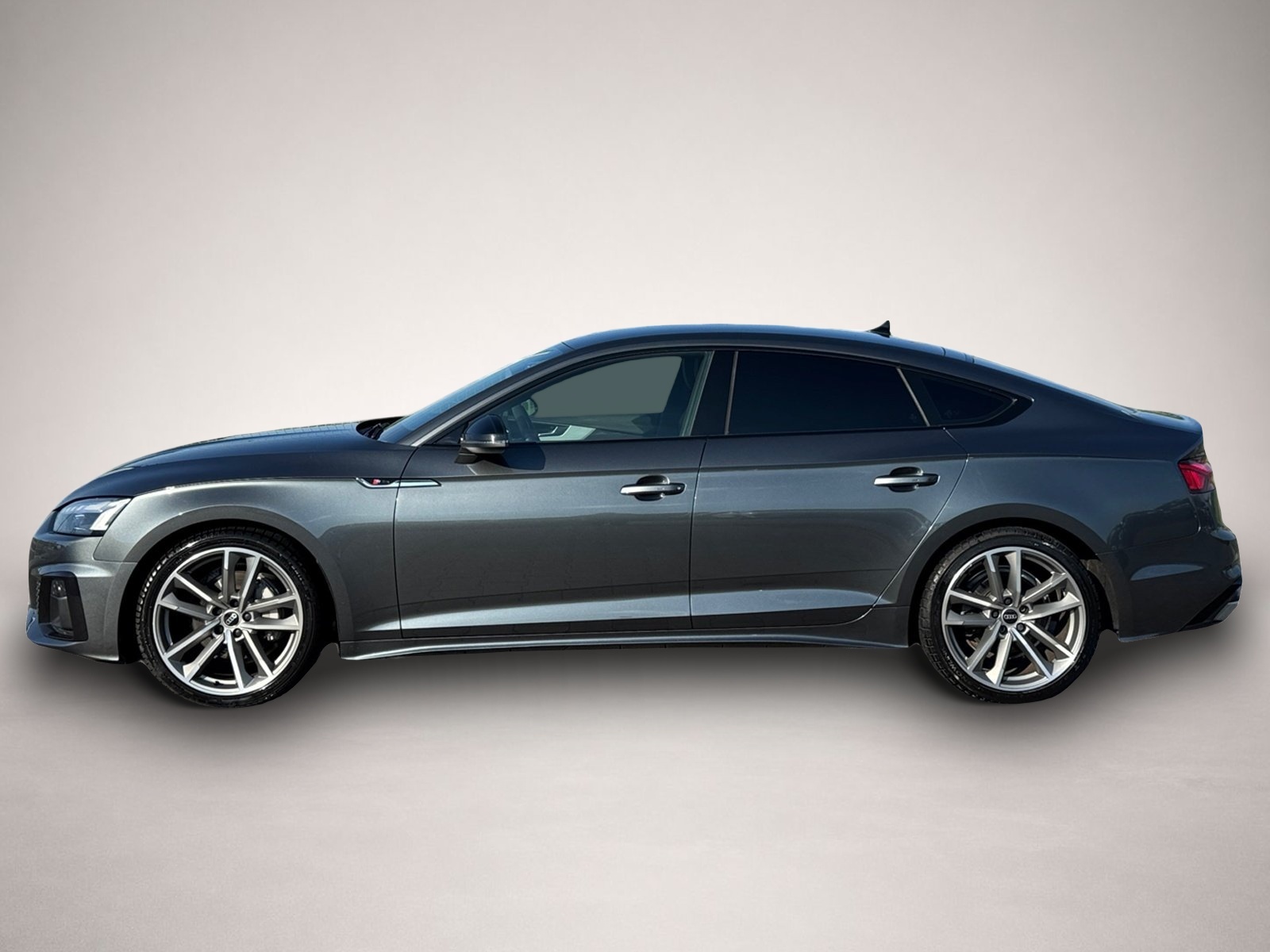 Audi A5 (02/2023, Benzin)