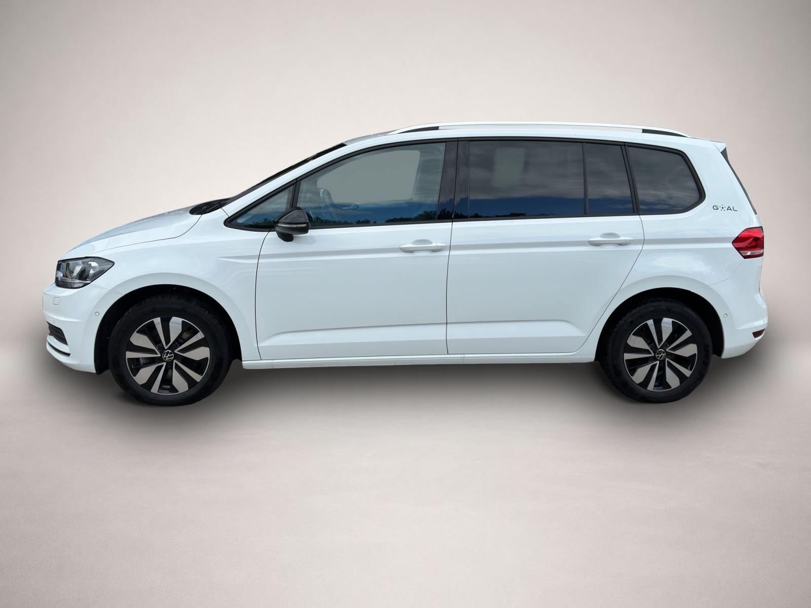 Volkswagen Touran (10/2025, Benzin)