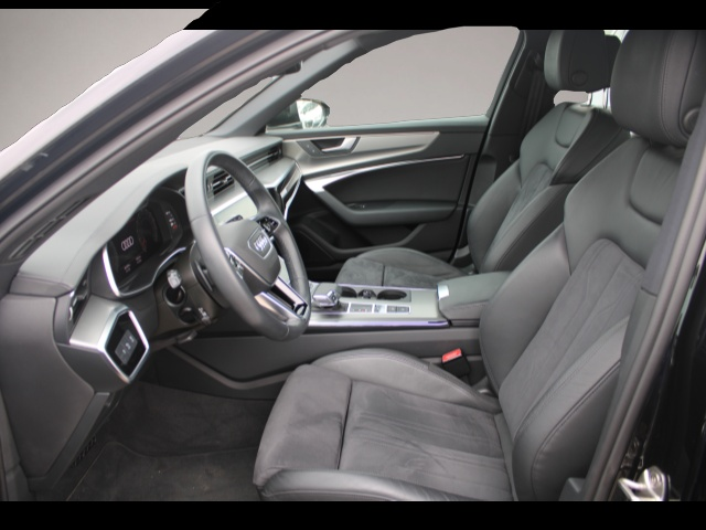 Audi quattro (04/2023, Benzin)