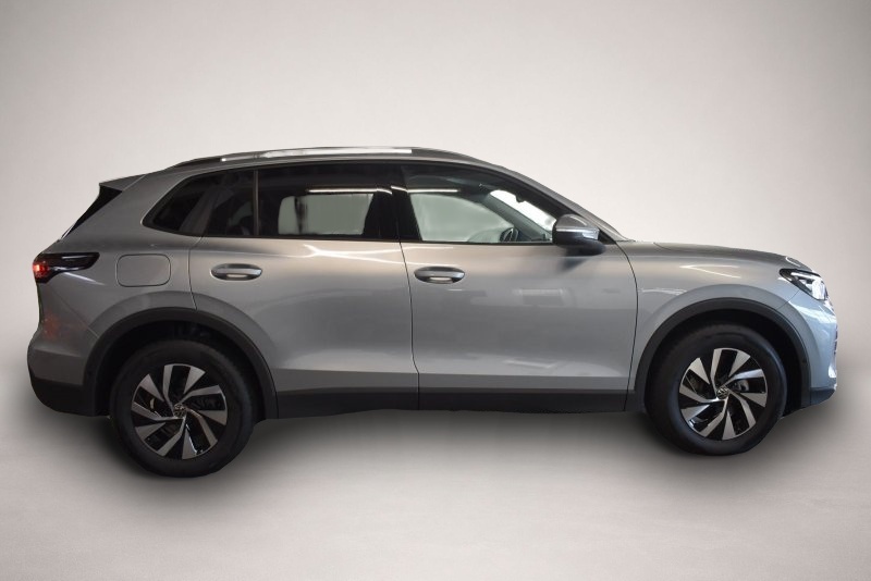 Volkswagen Tiguan (, Benzin)