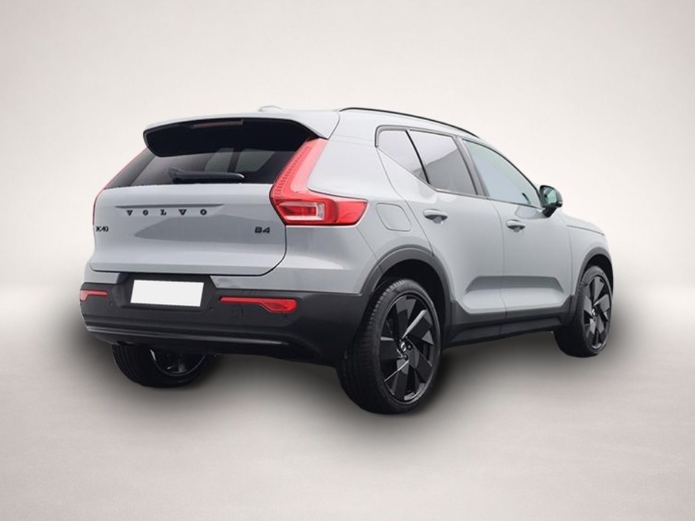 Volvo XC40 (04/2026, Benzin)