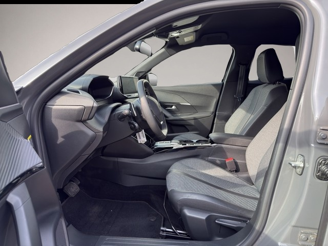 Peugeot 2008 (03/2024, Benzin)