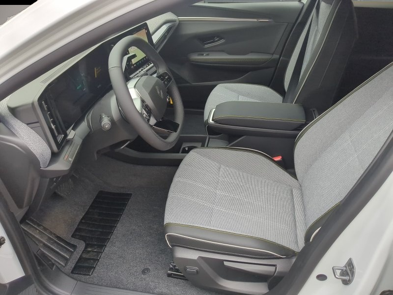 Renault Megane E-TECH (07/2026, ELECTRIC)