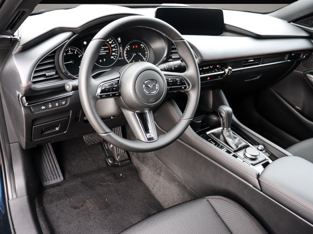 Mazda 3 (05/2026, Benzin)