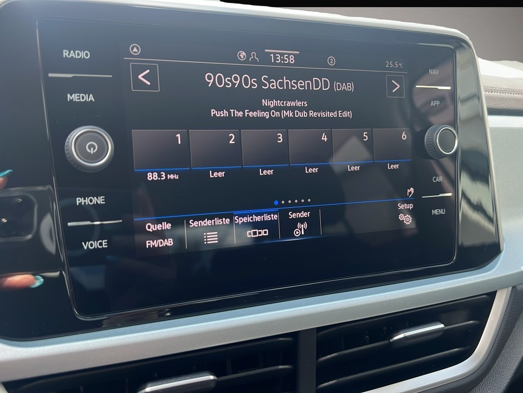 Volkswagen T-Roc (08/2025, Benzin)