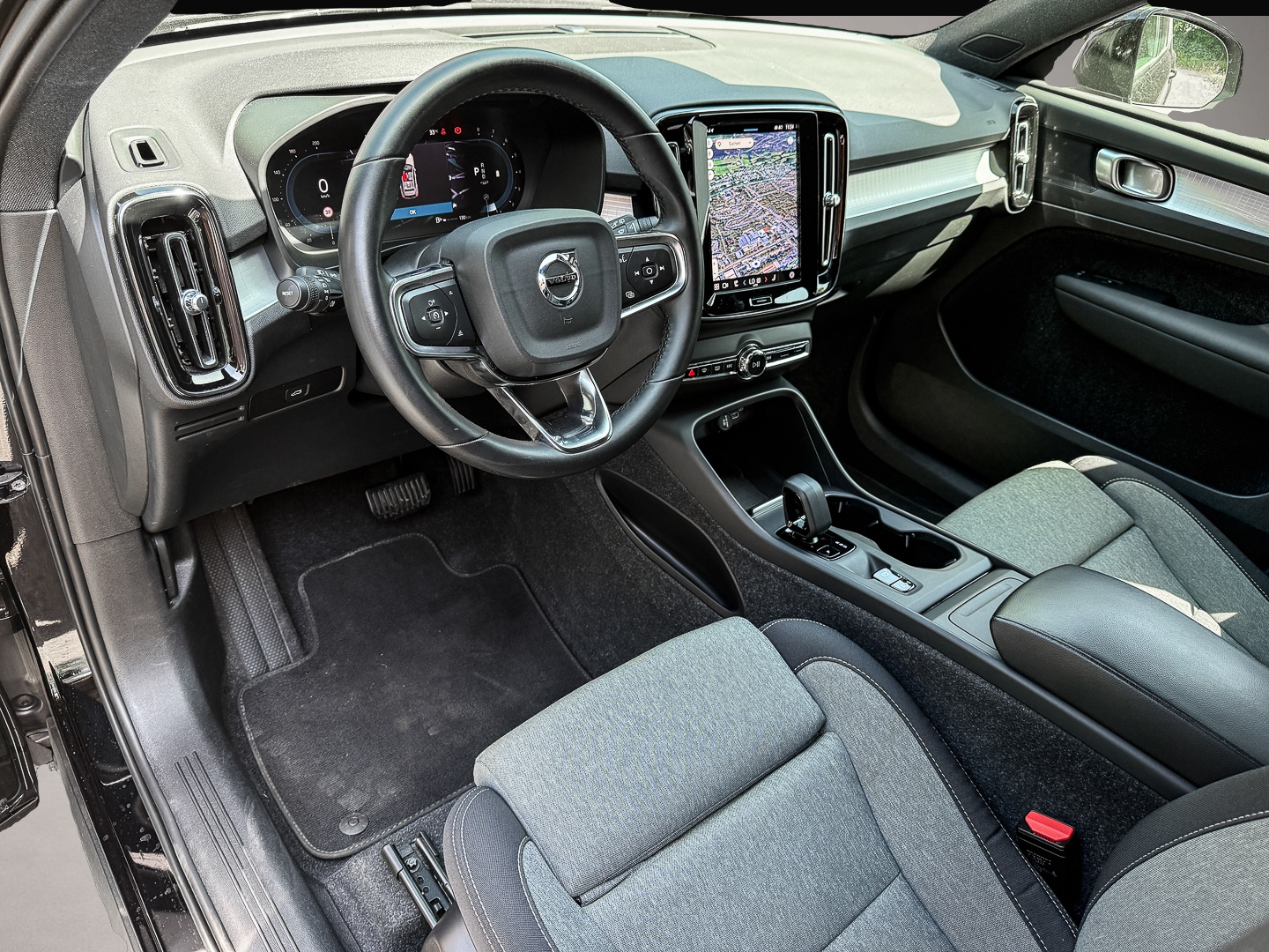 Volvo XC40 (10/2023, Benzin)