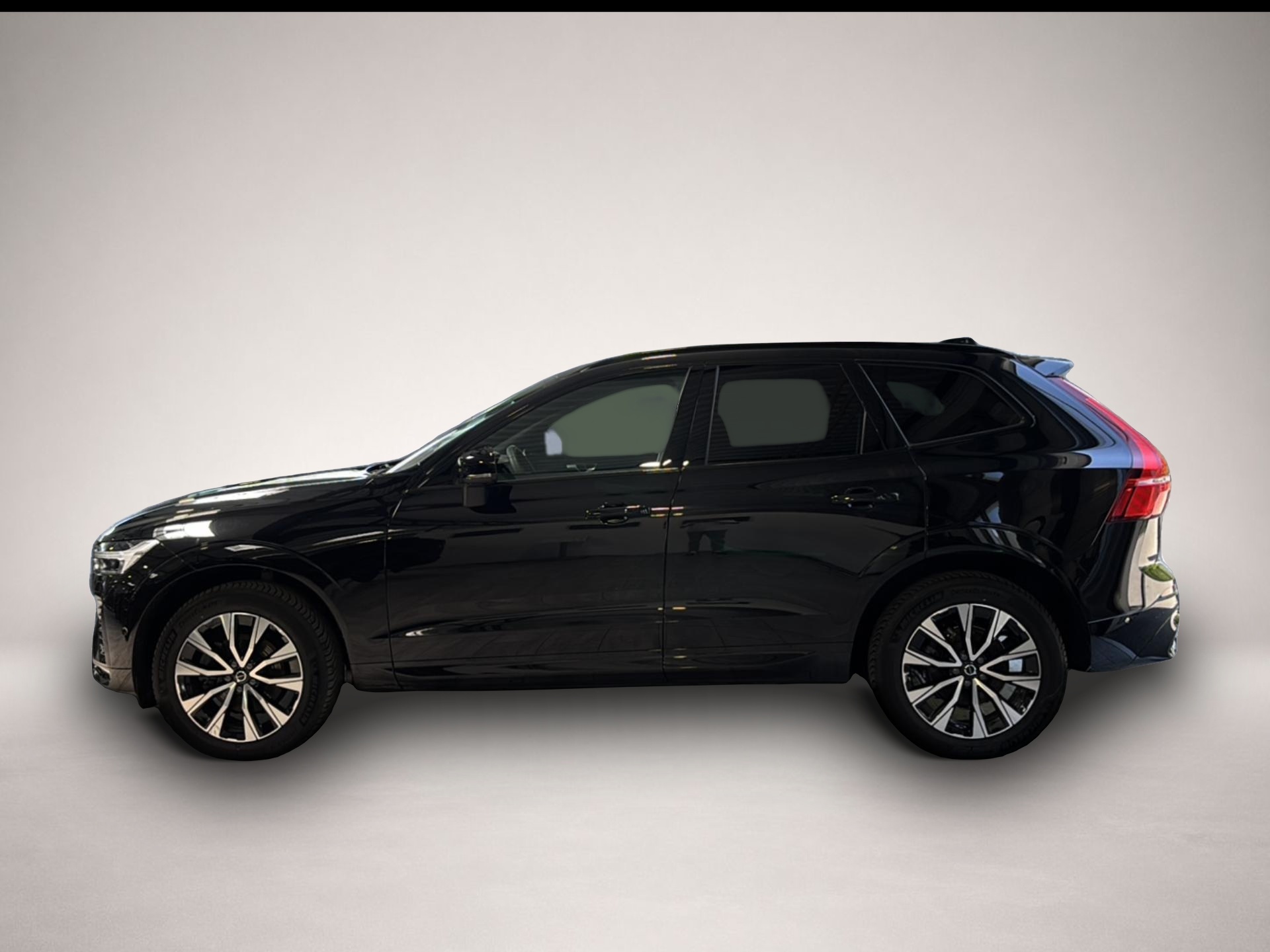 Volvo XC60 (02/2025, Benzin)